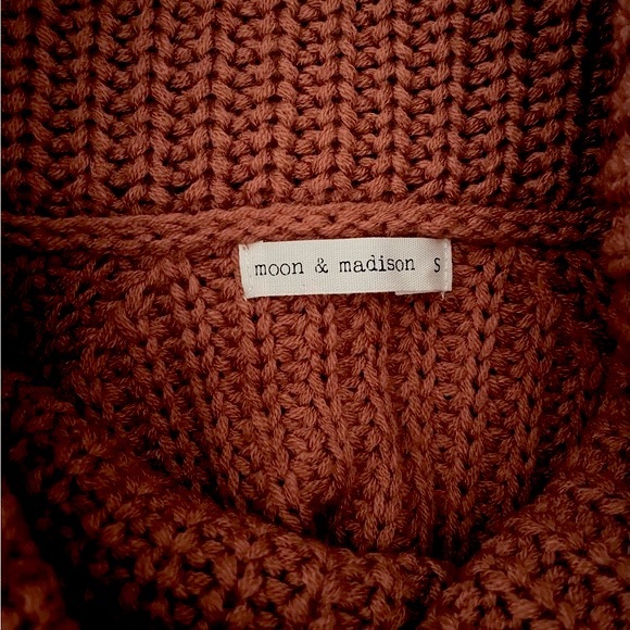 NEW moon & madison chunky knit cropped cowl neck sweater - Picture 6 of 6